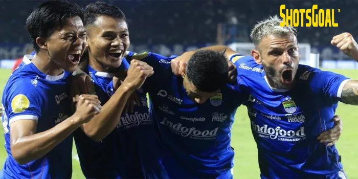 Drama Kartu Merah, Persib Bandung Tundukkan PSIS Semarang