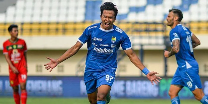 Liga 1 2024-2025: Persib 2-0 Persebaya