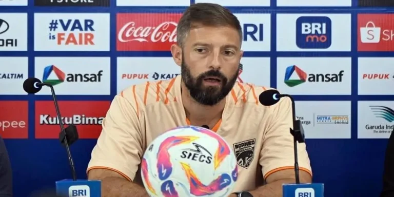 Joaquin Gomez Pelatih Borneo FC Kritik ‘Hadiah Penalti’ untuk Persib Usai Imbang 2-2
