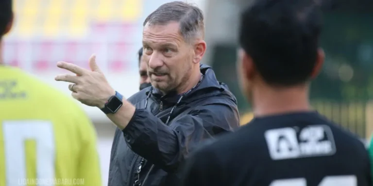 Dejan Antonic Kirim Doa untuk PSS Sleman di Laga Penentu