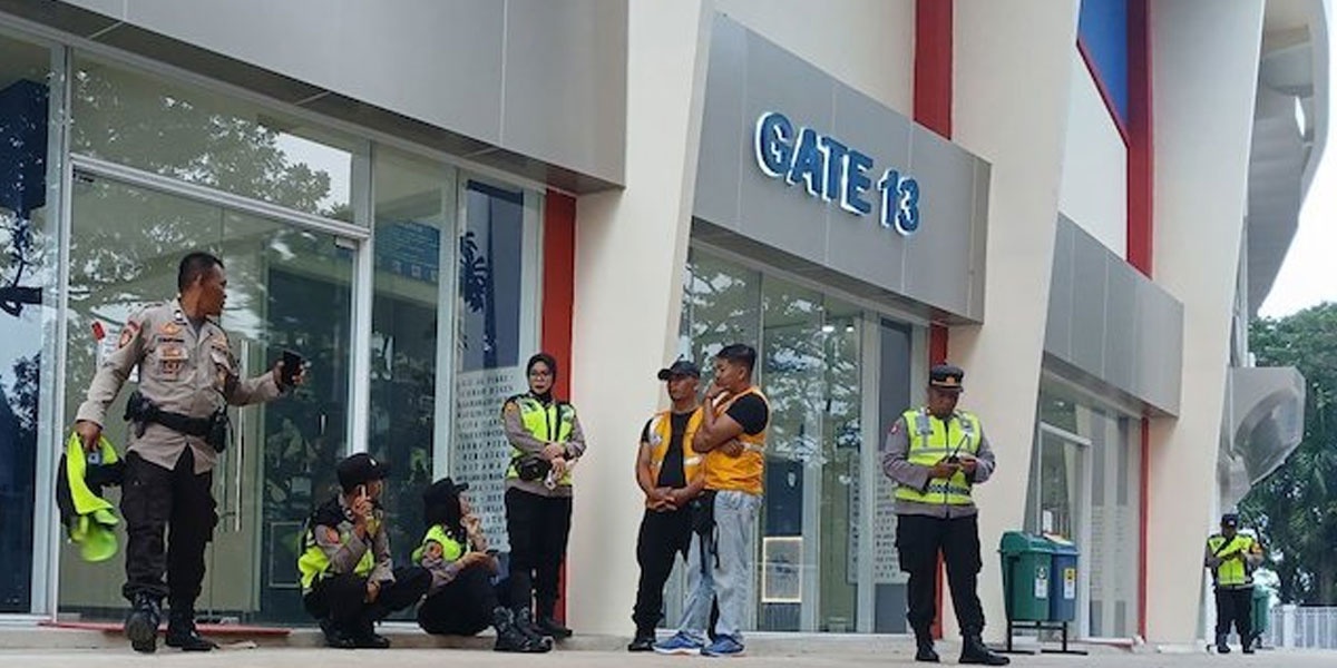 Suasana-Hening-dan-Kesunyian-yang-Menyelimuti-Gate-13-Stadion-Kanjuruhan