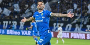 Tyronne del Pino Resmi Tinggalkan Persib: Kisah Manis dan Pahit di Bandung