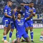 Persib Bandung Bangkit dari Awal Musim yang Goyah hingga Jadi Juara Paruh Musim