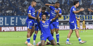Persib Bandung Bangkit dari Awal Musim yang Goyah hingga Jadi Juara Paruh Musim