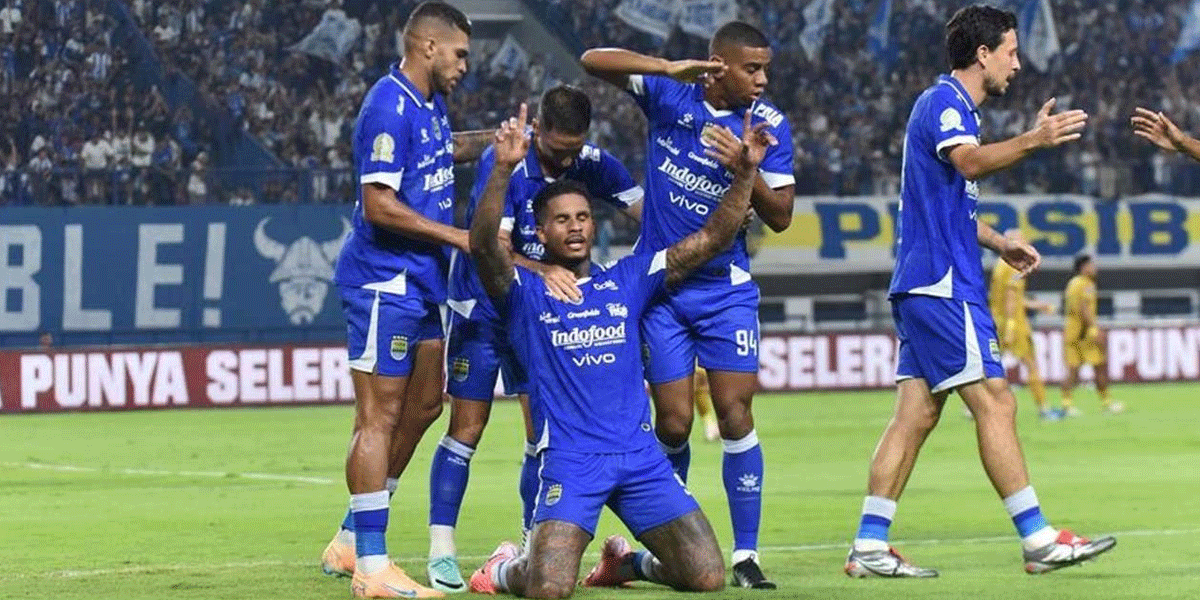 Persib Bandung Bangkit dari Awal Musim yang Goyah hingga Jadi Juara Paruh Musim