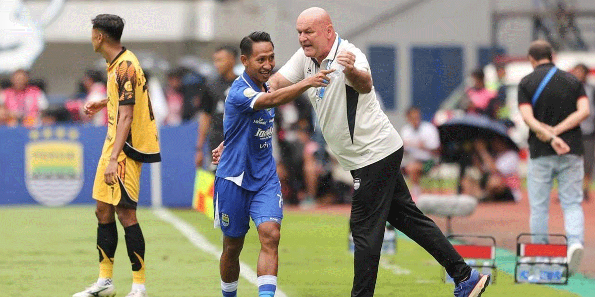 Persib Bandung Bangkit dari Awal Musim yang Goyah hingga Jadi Juara Paruh Musim
